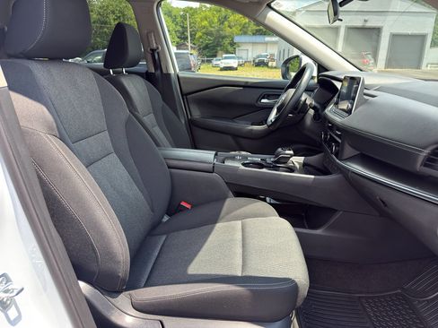 Used 2024 Nissan Rogue SV FWD image 14