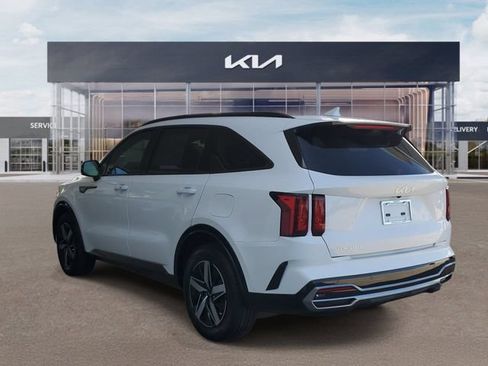 Certified 2023 Kia Sorento S FWD image 4