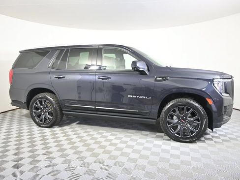Used 2023 GMC Yukon Denali w/ Denali Reserve Package AWD/4WD image 8
