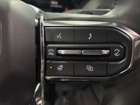 Used 2025 GMC Yukon XL Denali image 18