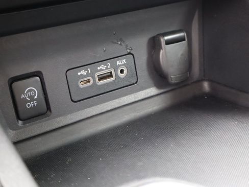 Used 2024 Nissan Sentra SV FWD image 23