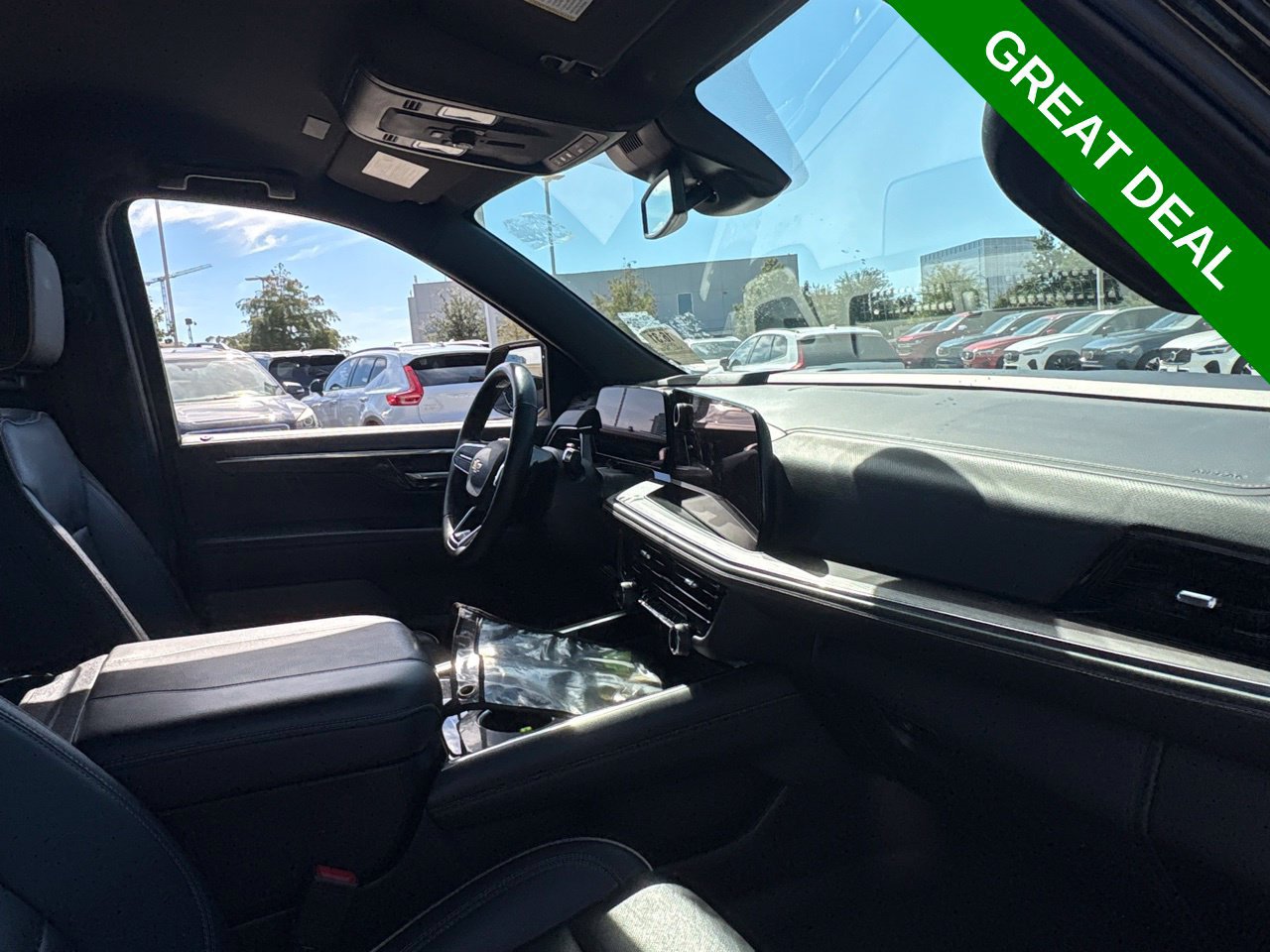 Used 2025 Chevrolet Suburban Premier AWD/4WD image 15