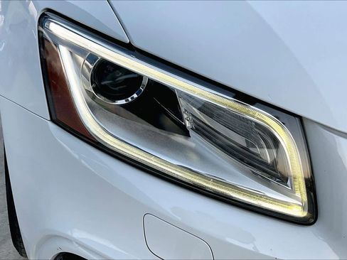 Used 2017 Audi Q5 2.0T Premium Plus w/ Technology Package image 28