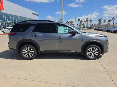 New 2026 Nissan Pathfinder SL FWD image 7