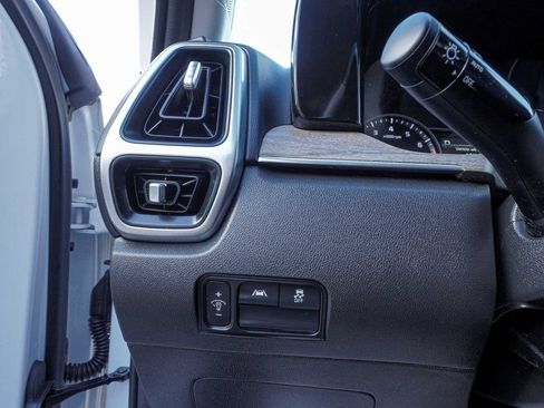 Used 2022 Kia Sorento S image 27