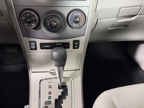 Used 2012 Toyota Corolla LE image 24