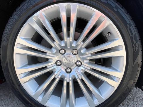 Used 2014 Chrysler 300 C w/ Beats Audio Group RWD image 9