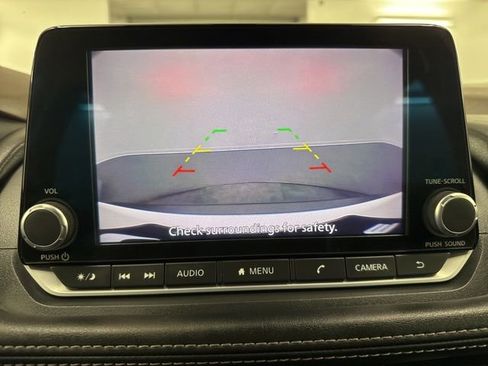 Used 2023 Nissan Rogue S FWD image 31
