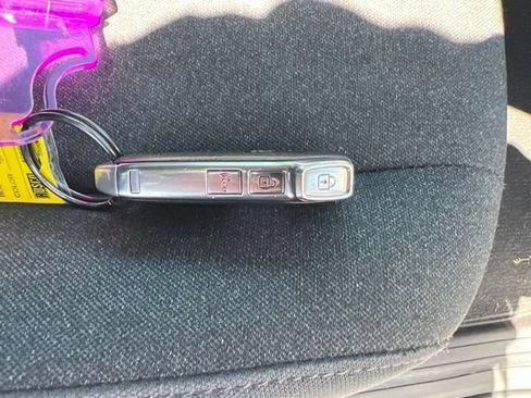 Used 2022 Kia Carnival LX FWD image 37