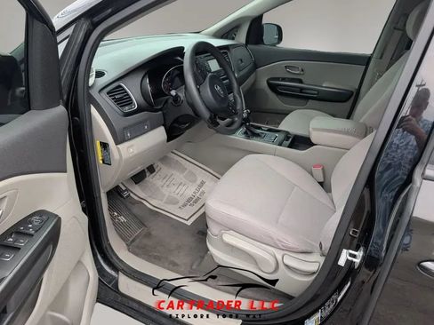 Used 2016 Kia Sedona L FWD image 22