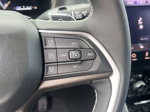 New 2025 Jeep Grand Cherokee Limited image 21