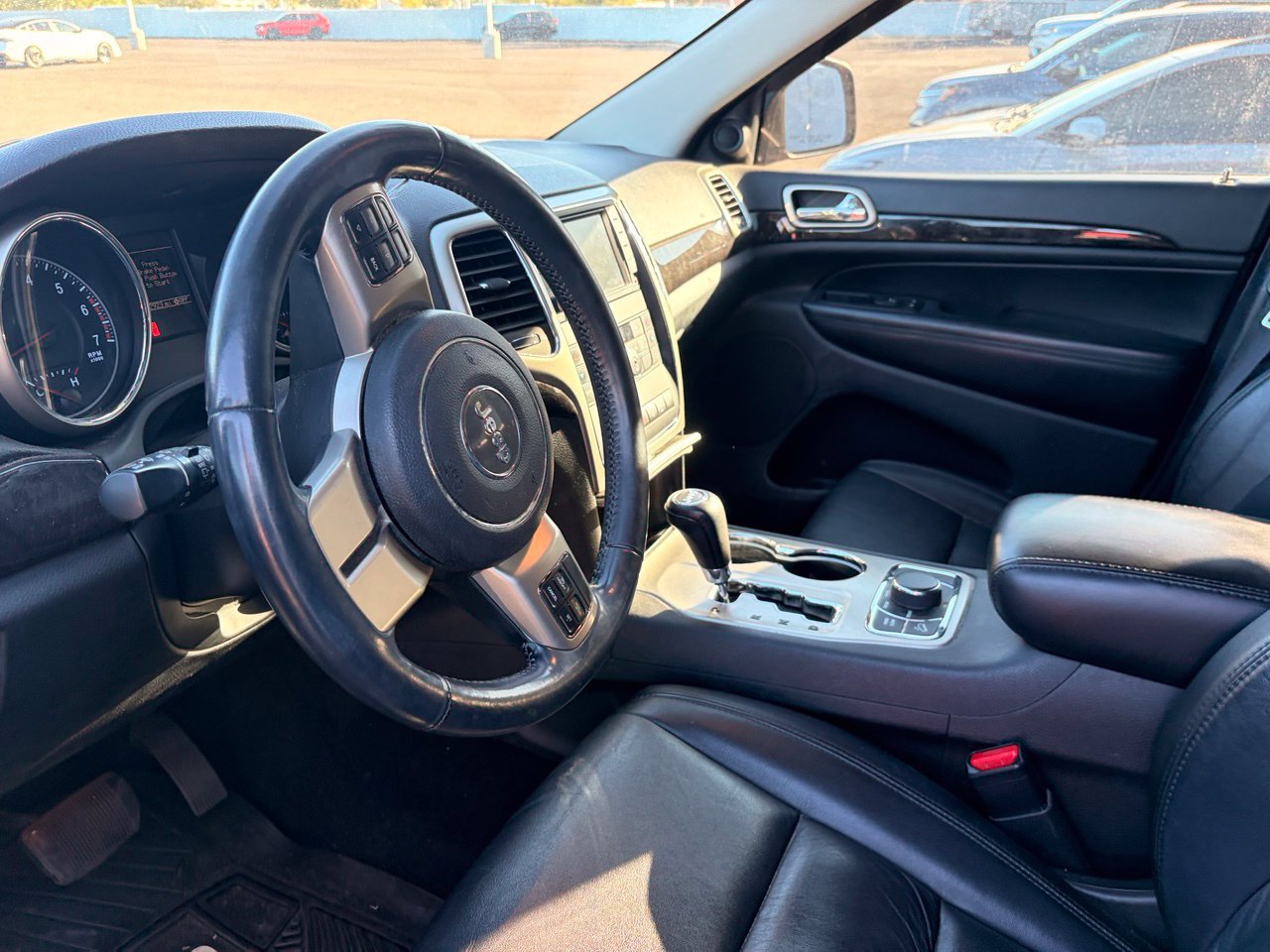 Used 2012 Jeep Grand Cherokee Laredo AWD/4WD image 8
