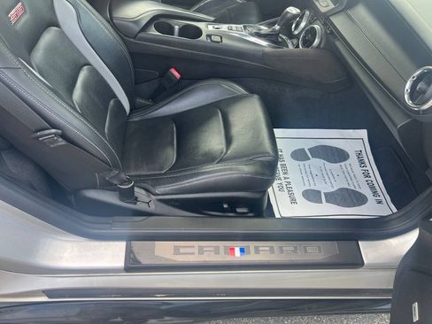 Used 2018 Chevrolet Camaro SS RWD image 12