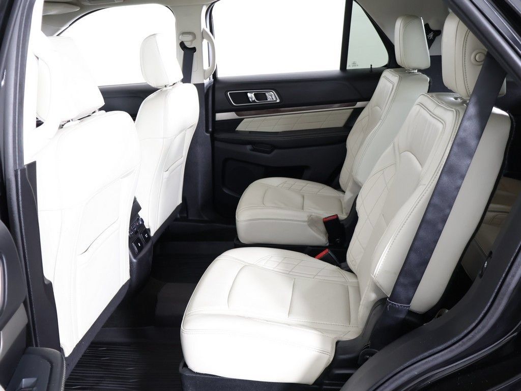 Used 2018 Ford Explorer Platinum AWD/4WD image 40