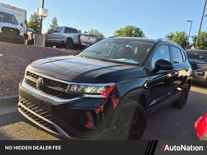 Used 2023 Volkswagen Taos SE w/ Black Wheel Package