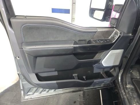 Used 2025 Ford F250 Platinum w/ FX4 Off-Road Package AWD/4WD image 9