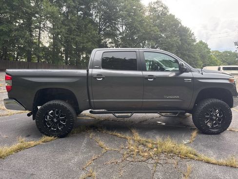 Used 2018 Toyota Tundra SR5 w/ SR5 Upgrade Package AWD/4WD image 8