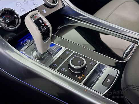 Used 2022 Land Rover Range Rover Sport SVR image 22