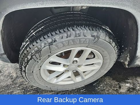 Used 2023 Jeep Grand Cherokee L Laredo image 8