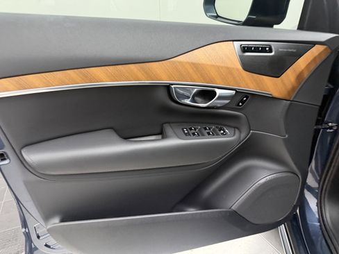 Used 2023 Volvo XC90 B6 Plus w/ Protection Package Premier image 10