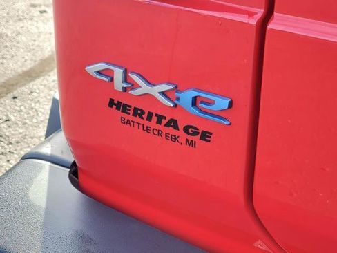 Used 2024 Jeep Wrangler Sahara image 26