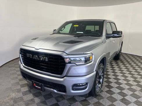 Used 2025 RAM 1500 Laramie AWD/4WD image 3