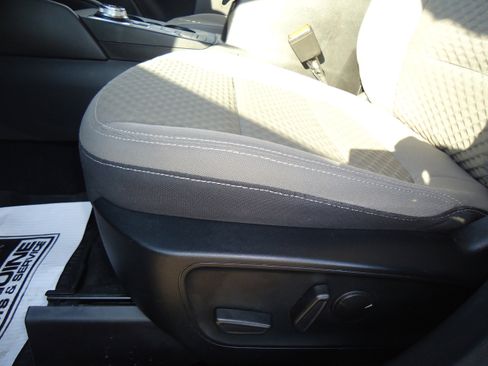 Used 2020 Ford Escape SE image 23