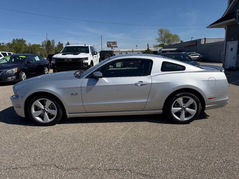 Used 2013 Ford Mustang GT Premium w/ Security Pkg RWD image 2