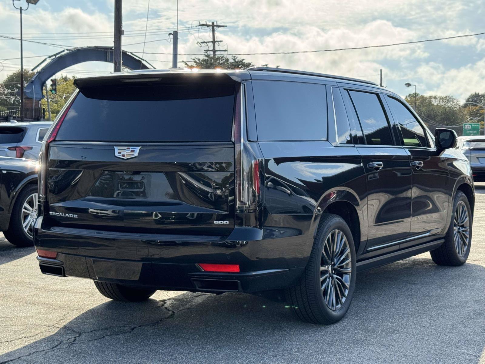 Used 2023 Cadillac Escalade ESV Sport w/ Touring Package AWD/4WD image 6