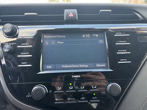 Used 2020 Toyota Camry LE image 21