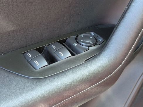 Used 2025 Chevrolet Blazer LT image 14