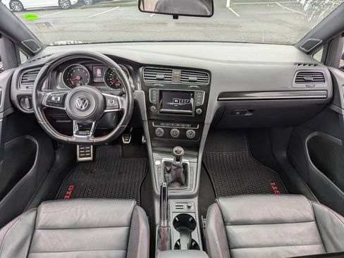 Used 2015 Volkswagen GTI SE image 23
