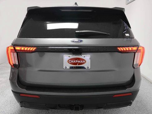 Used 2025 Ford Explorer ST-Line RWD image 4