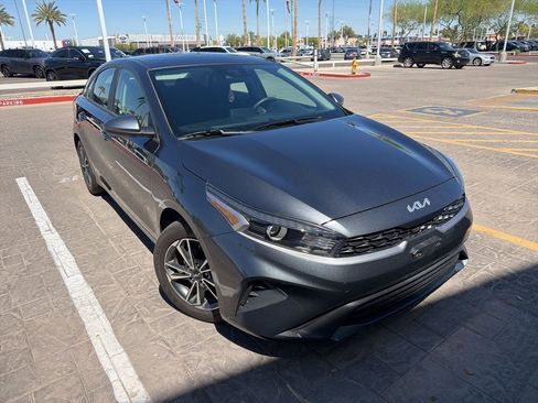 Used 2024 Kia Forte LXS image 3