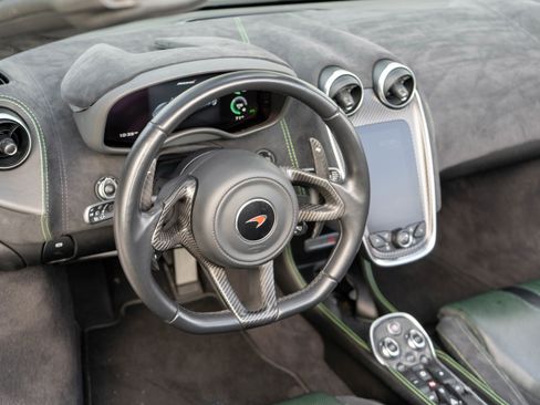Used 2018 McLaren 570S Spider RWD image 11