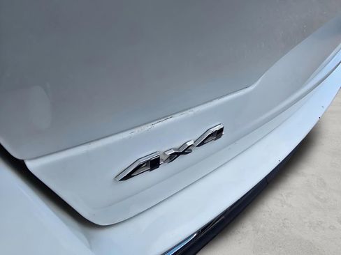 Used 2024 Jeep Grand Cherokee Laredo image 19