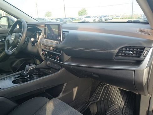 Used 2023 Nissan Rogue SV FWD image 19