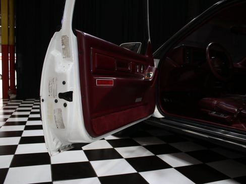Used 1988 Cadillac Eldorado Coupe FWD image 44