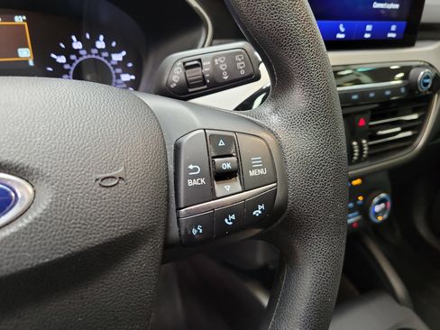 Used 2020 Ford Escape SE image 22
