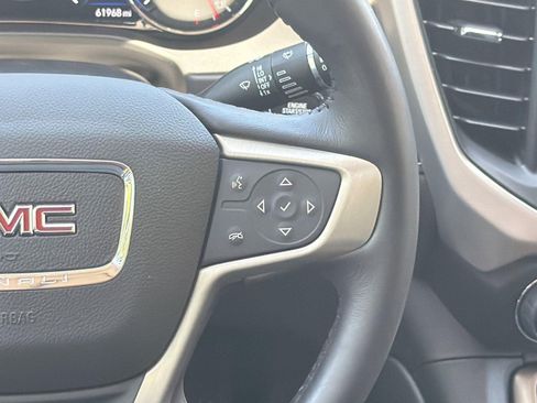 Used 2022 GMC Acadia Denali w/ Denali Ultimate Package AWD/4WD image 10