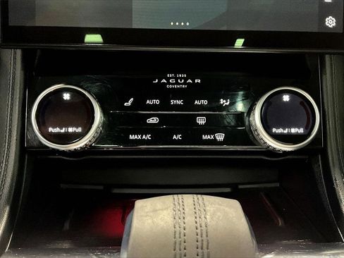 Used 2021 Jaguar F-PACE image 14