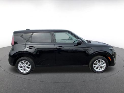 Used 2025 Kia Soul LX w/ LX Technology Package image 16