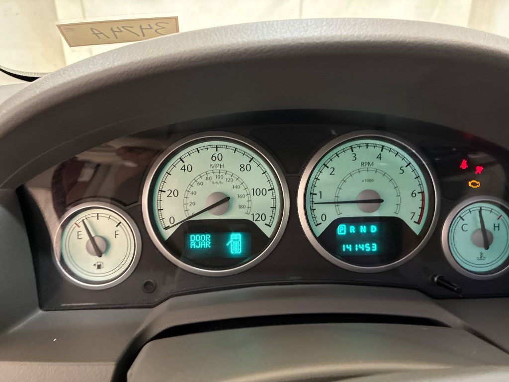 Used 2010 Chrysler Town & Country Limited w/ Entertainment Group #3 FWD image 13