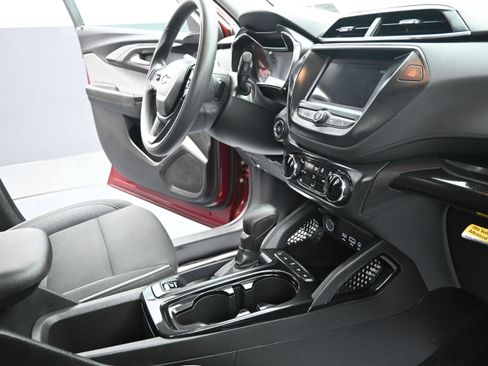 Used 2023 Chevrolet TrailBlazer LT FWD image 27