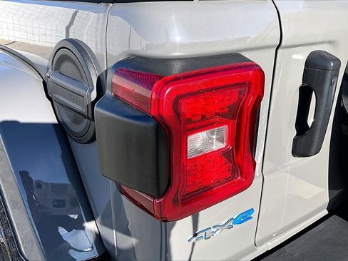 Used 2021 Jeep Wrangler Unlimited Sahara w/ Cold Weather Group image 31