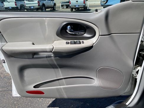 Used 2005 Chevrolet TrailBlazer LS w/ LS Preferred Equipment Group image 23