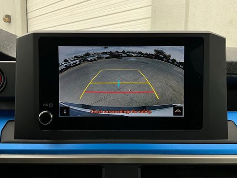 Used 2025 Toyota Tacoma TRD Off-Road image 31