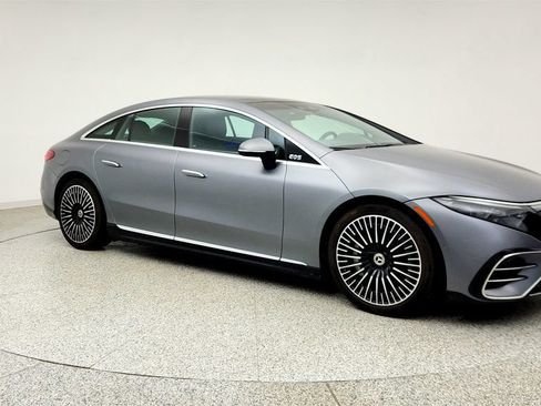 Used 2022 Mercedes-Benz EQS 580 4MATIC Sedan w/ Exclusive Trim Package image 3