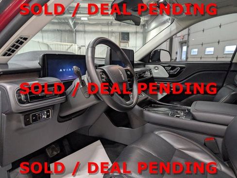 Used 2025 Lincoln Aviator Reserve w/ Equipment Group 201A image 13