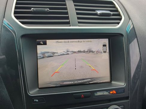 Used 2016 Ford Explorer XLT w/ Equipment Group 202A image 16